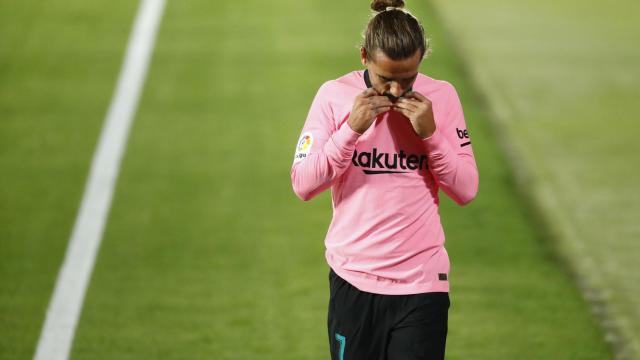 Griezmann abandona el césped sustituido