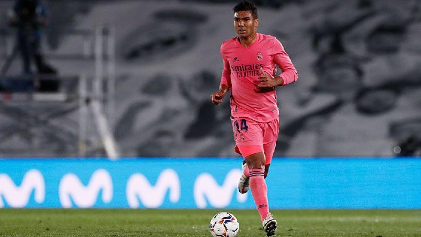 Casemiro, en un partido del Real Madrid con la camiseta rosa