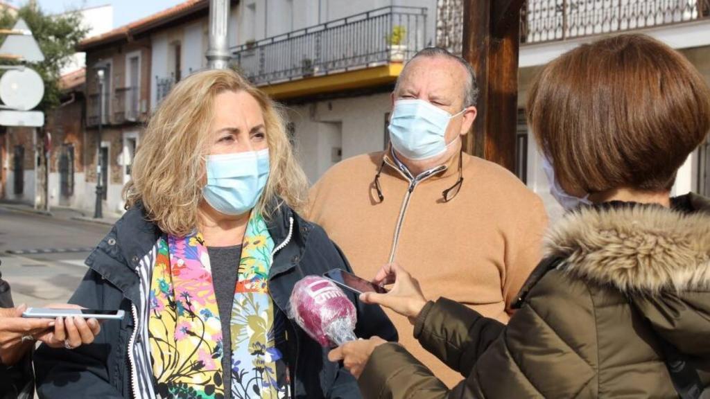 Silvia Valmaña, dipuktada nacional del PP, en su visita este sábado a El Casar (Guadalajara)