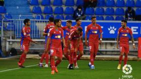 El Elche celebra uno de sus goles ante el Alavés