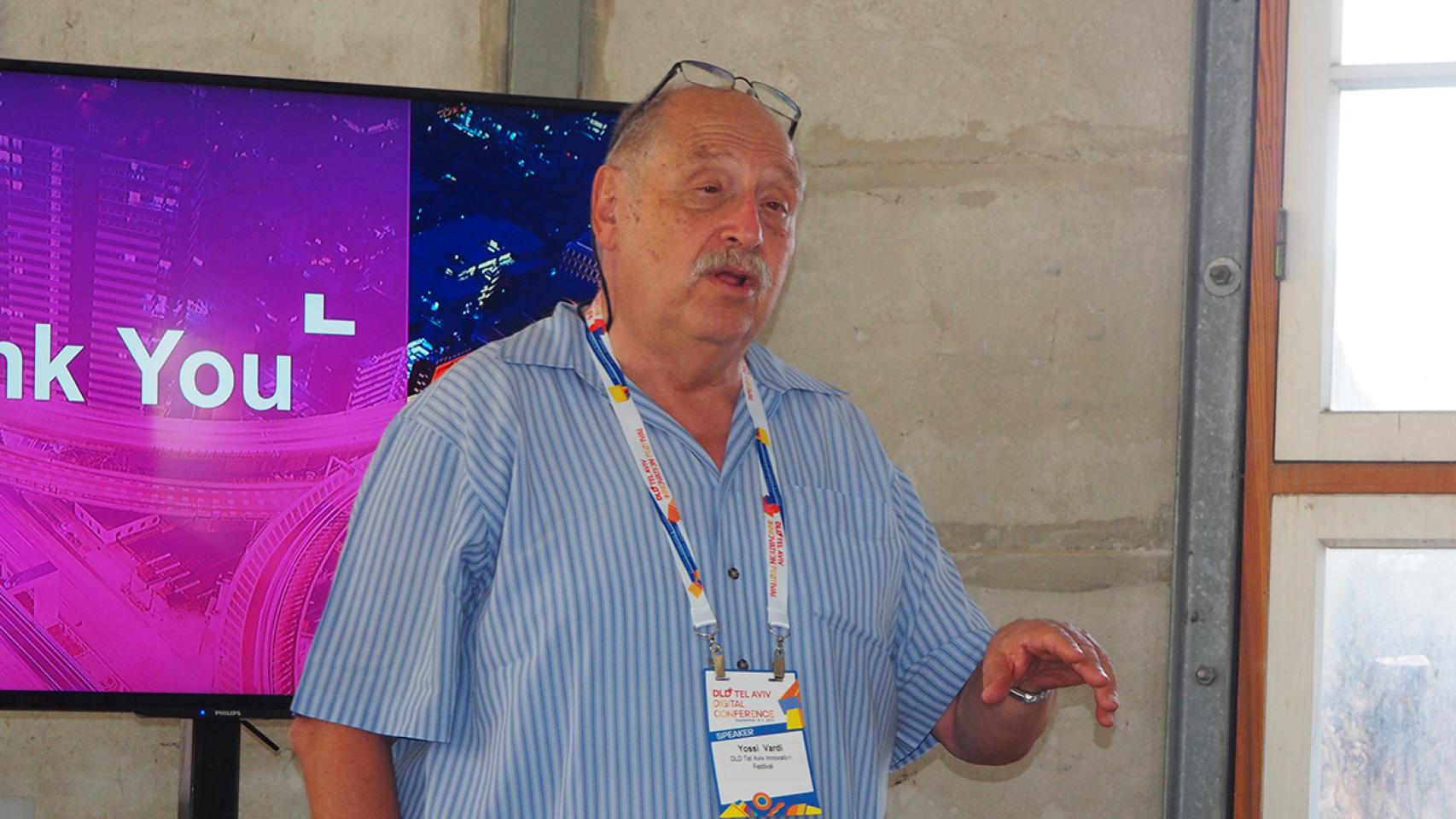 Yossi Vardi, presidente de la organización DLD, en una de las ediciones pasada de este evento israelí.