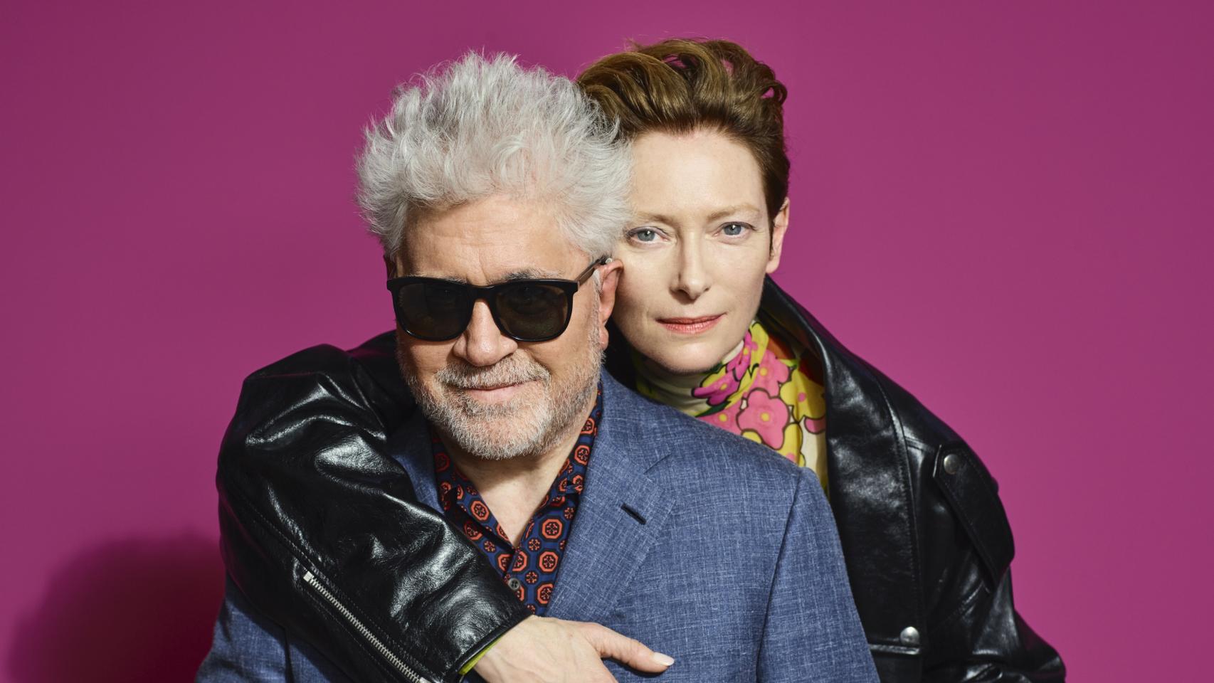 Pedro Almodóvar junto a Tilda Swinton.