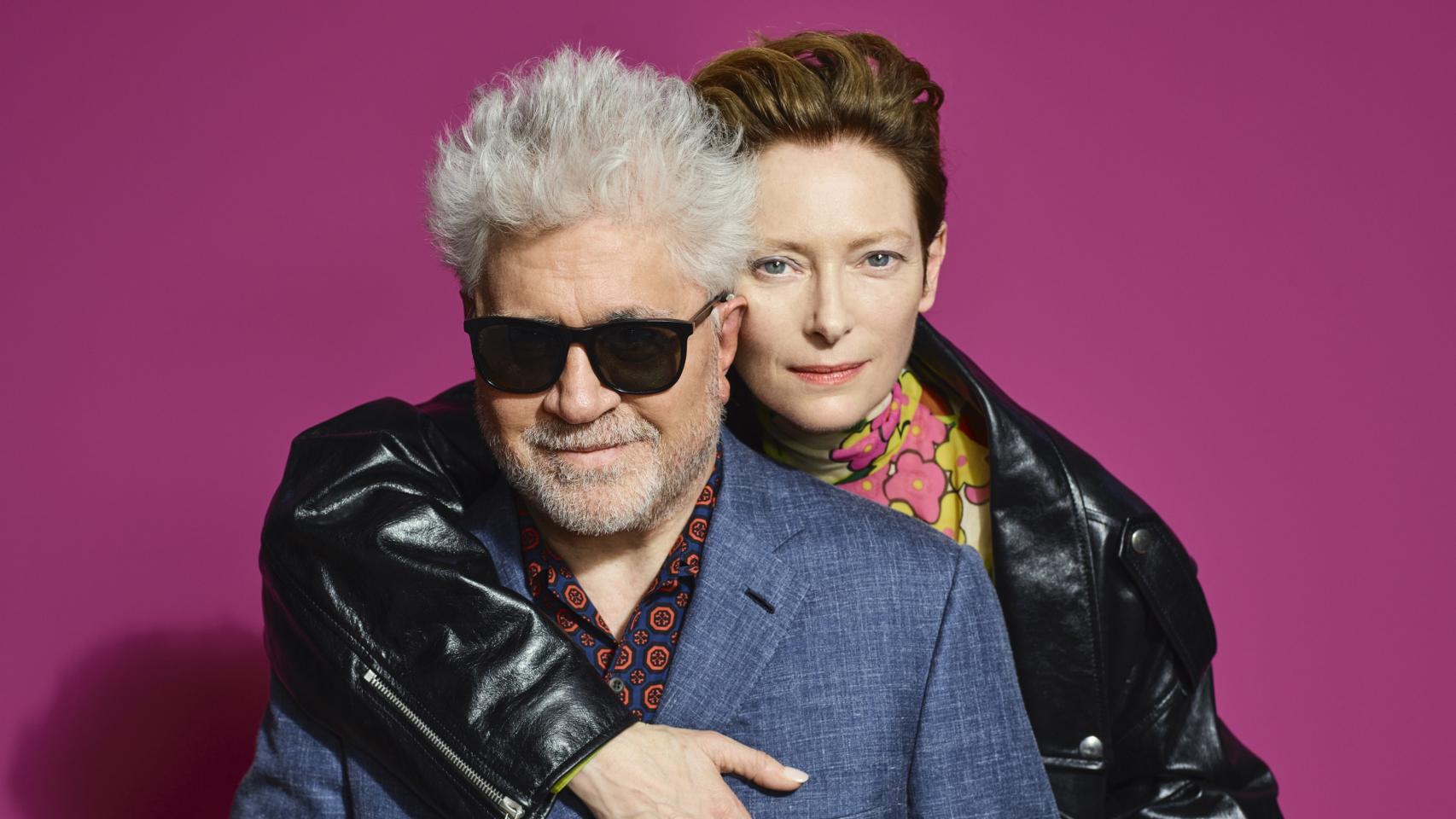 Pedro Almodóvar junto a Tilda Swinton.