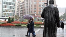 Lluvia en Bilbao. EFE/Luis Tejido