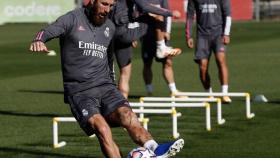 Sergio Ramos, durante el entrenamiento de este lunes con el Real Madrid