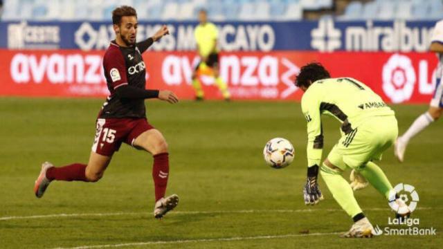 Javi Navarro en el partido frente al Zaragoza