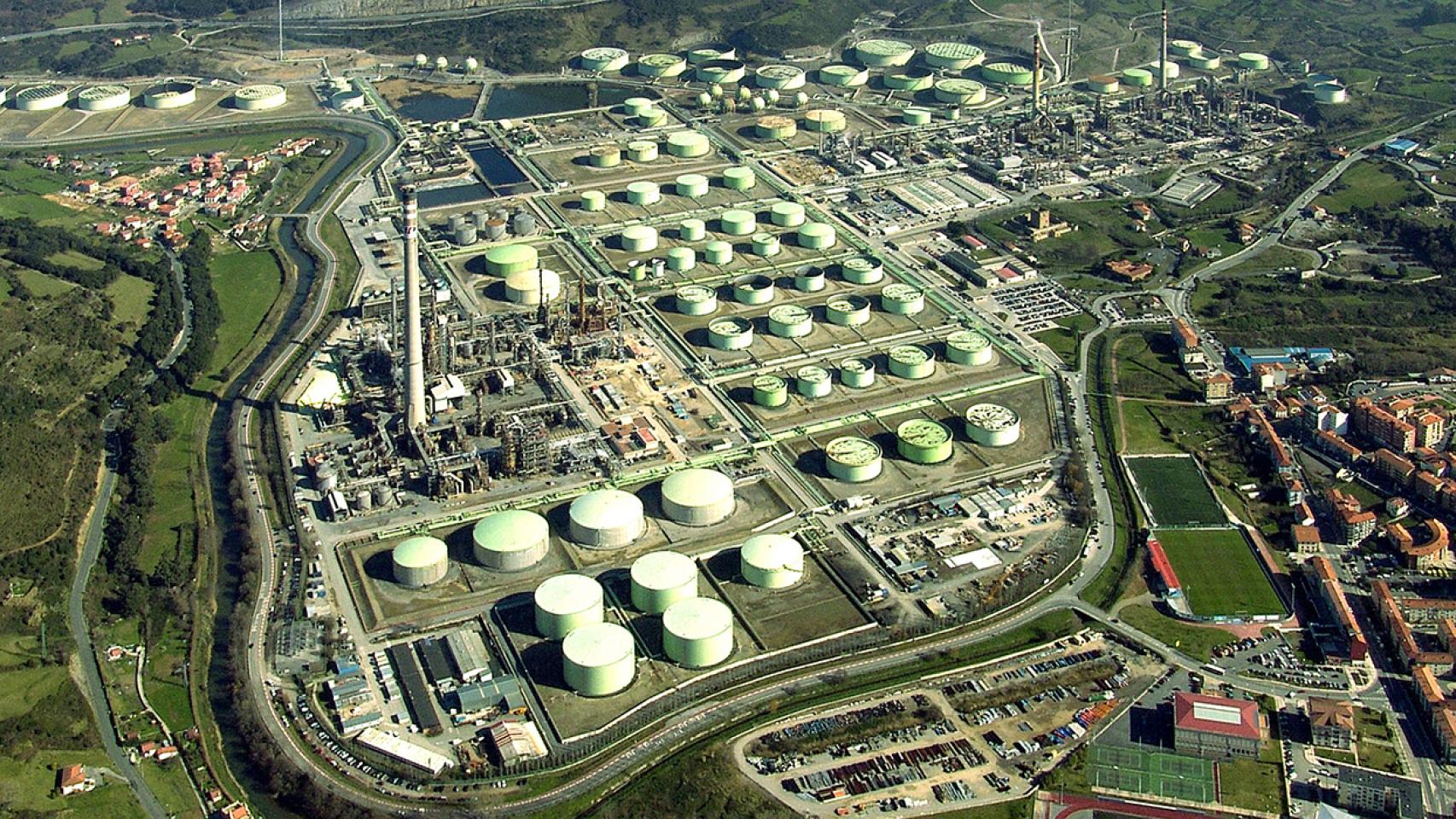El hidrógeno renovable y el CO2 serán materias primas de los combustibles sintéticos de Repsol en Bilbao
