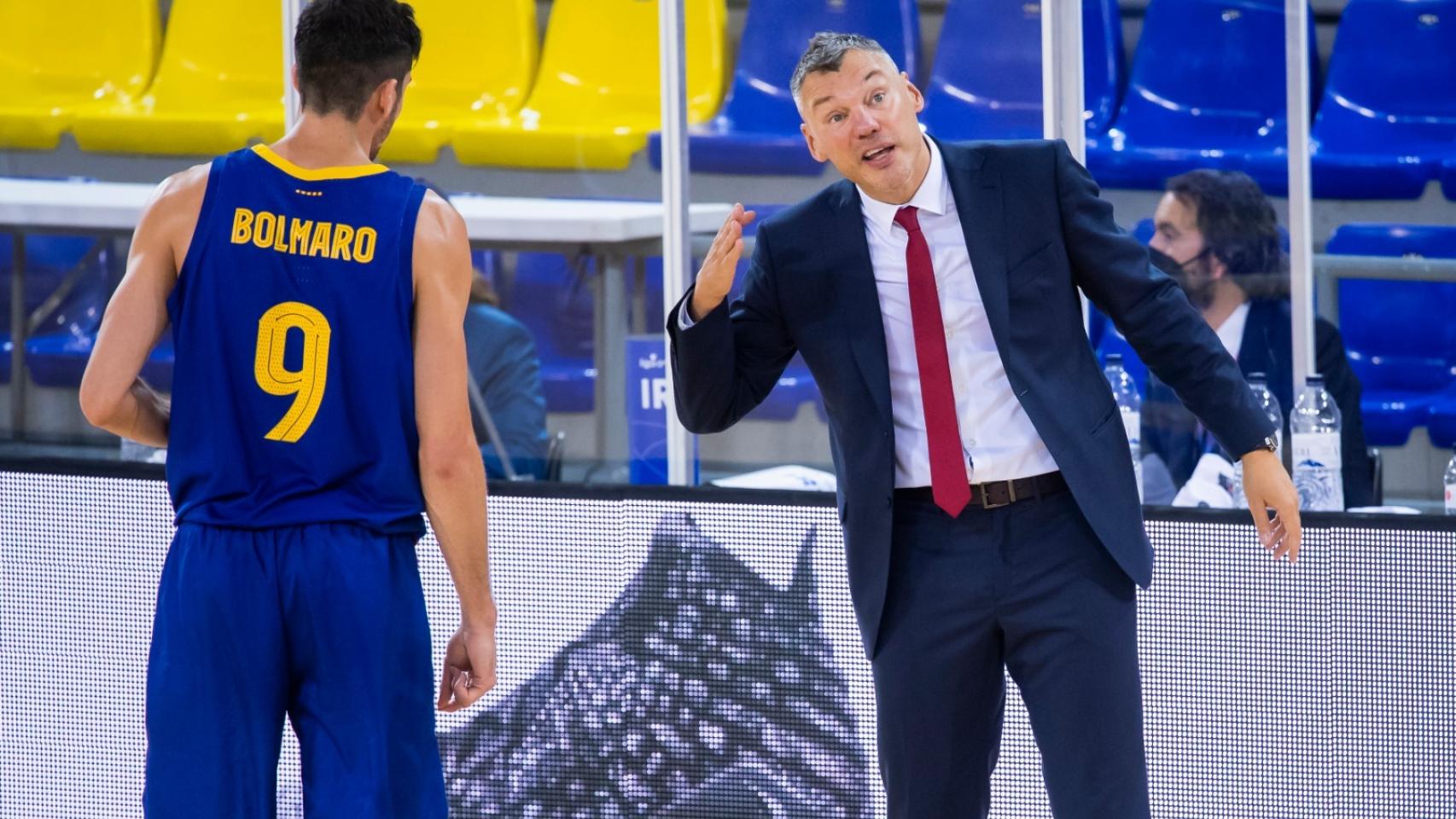 Bolmaro y Jasikevicius hablando durante un partido del FC Barcelona