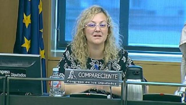 María Sevilla, ahora condenada, compareció en el Congreso como presidenta de Infancia Libre