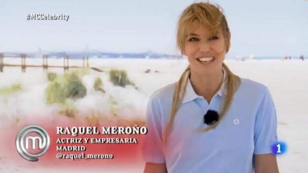 Raquel Meroño hablando orgullosa de su chiringuito.