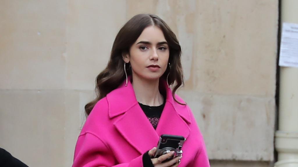 Cómo conseguir las cejas de  Lilly Collins  en 'Emily in Paris' en pocos pasos y minutos