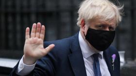 Boris Johnson, este lunes a la puerta del 10 de Downing Street