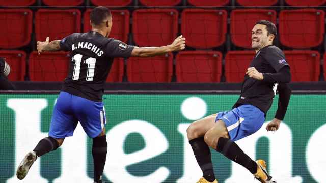 Machís y Jorge Molina celebran un gol del Granada
