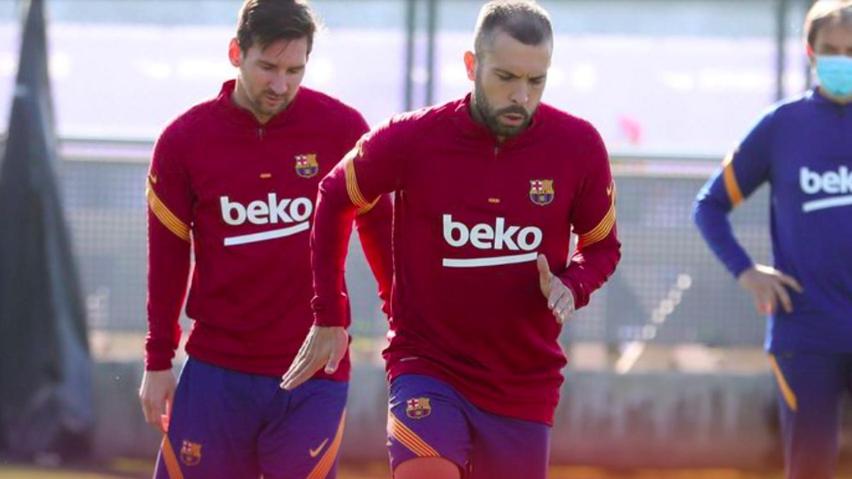 Jordi Alba, con Messi