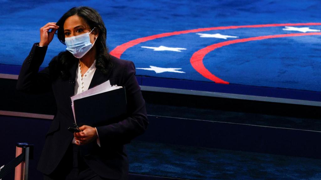 Kristen Welker, a su llegada al segundo debate entre Trump y Biden.