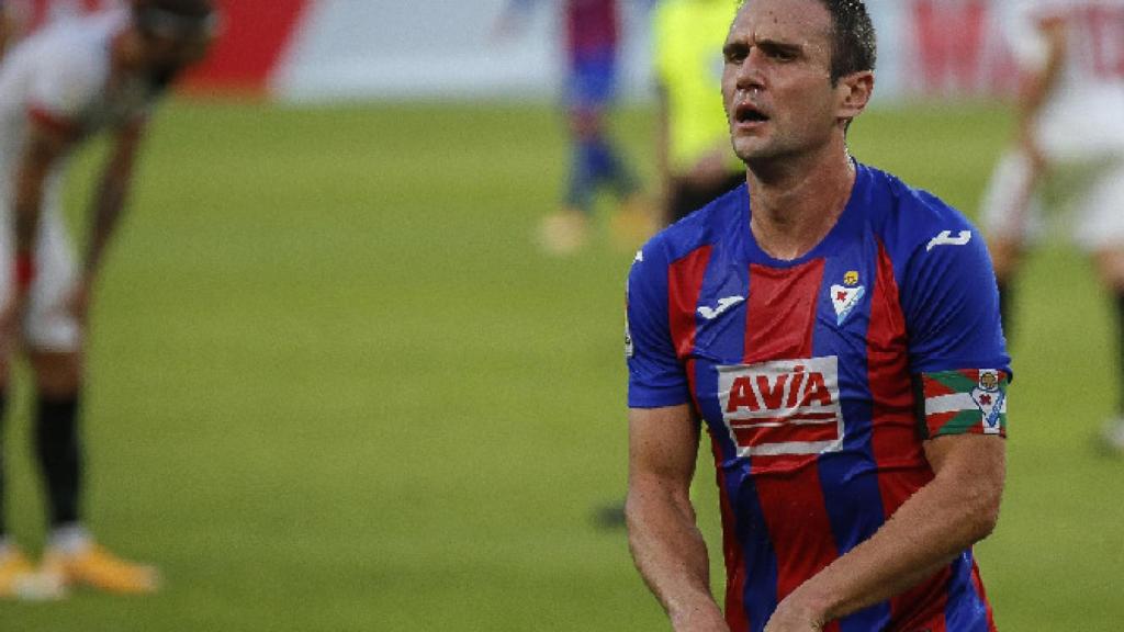 Kike García celebra un gol con el Eibar