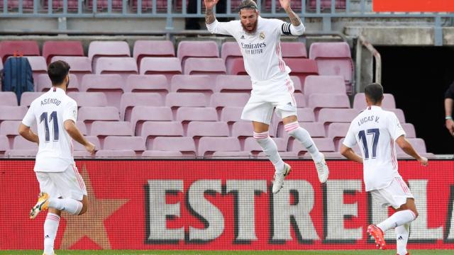 Sergio Ramos celebra su gol de penalti en El Clásico