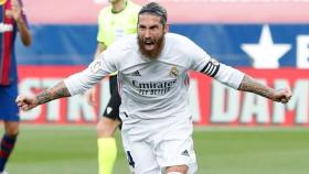 Sergio Ramos celebrando un gol con el Real Madrid en El Clásico