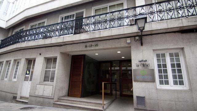 Fachada de la residencia de la Ciudad Vieja de A Coruña.