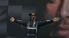 Lewis Hamilton celebra su victoria en el Gran Premio de Portugal de Fórmula 1