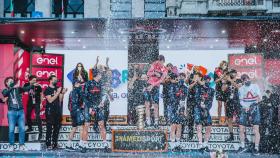 INEOS celebra su triunfo en el Giro de Italia 2020