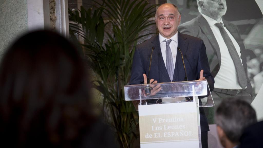 Pablo Laso durante su discurso tras recibir el León 2020 del deporte.