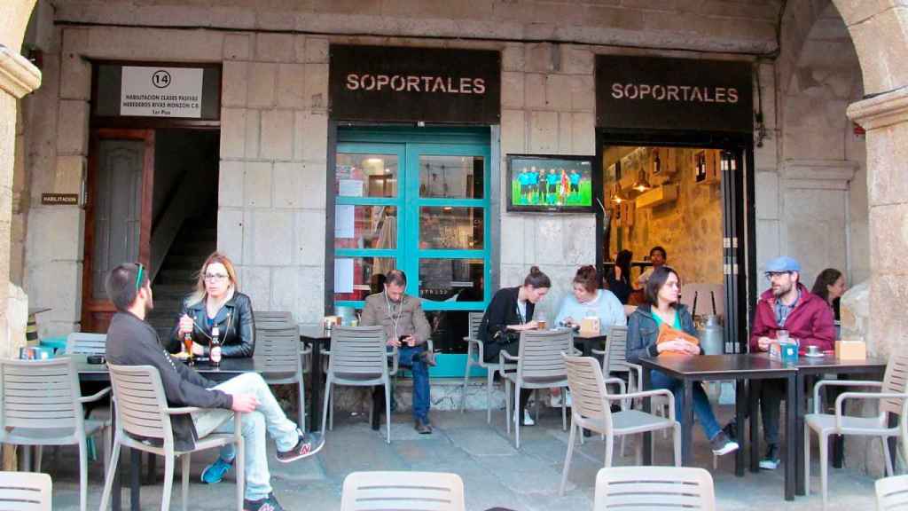 Cafetería Soportales en la Plaza de la Constitución.