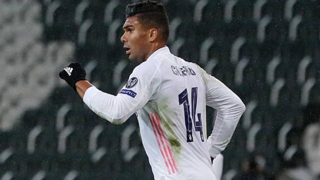 Casemiro celebra su gol en el Borussia Mönchengladbach - Real Madrid de la Champions League