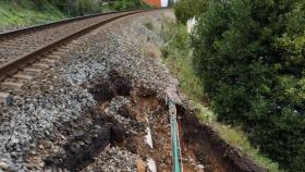 Interrumpidos los trenes entre O Burgo y A Coruña por un desprendimiento debido a la lluvia