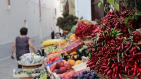 Una frutería a pie de calle.