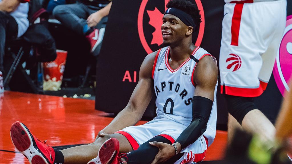 Terece Davis tras una acción en un partido con los Toronto Raptors