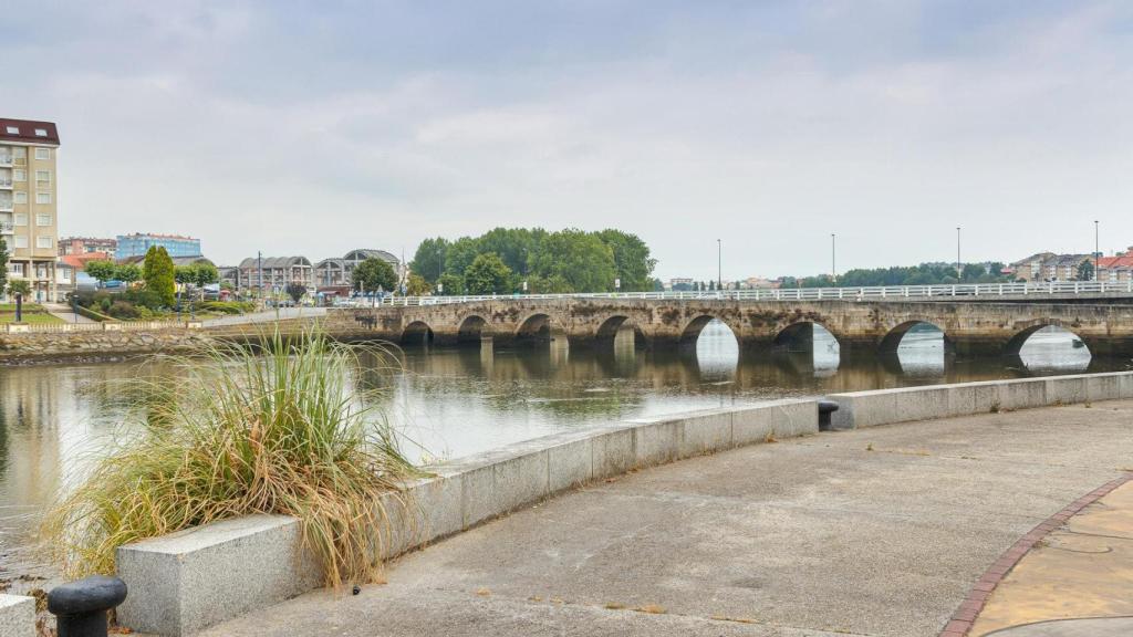 Puente uniendo Culleredo y Cambre