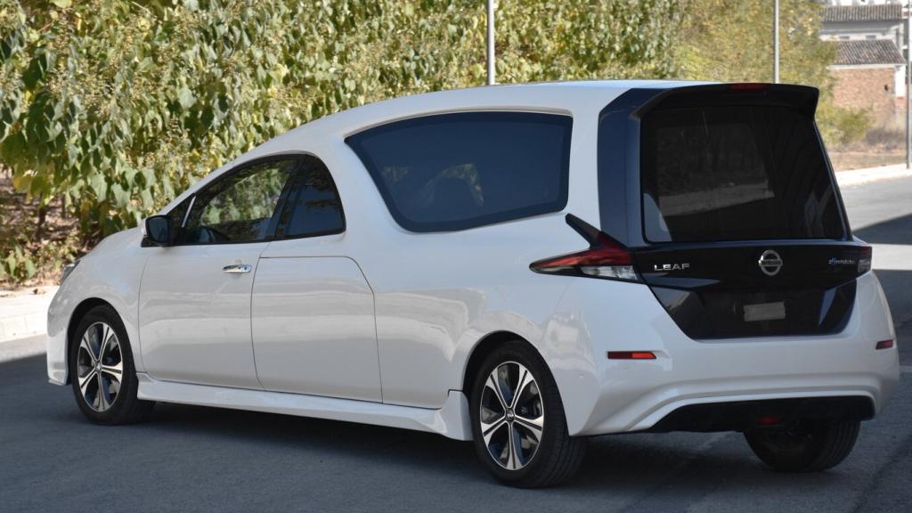 El coche fúnebre también está virando hacia el eléctrico según Indusauto.