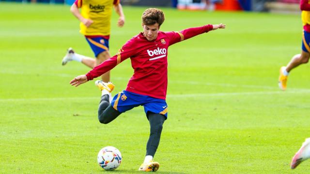 Riqui Puig durante un entrenamiento del FC Barcelona