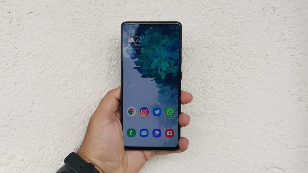 Así es la pantalla del Samsung Galaxy S20 FE.