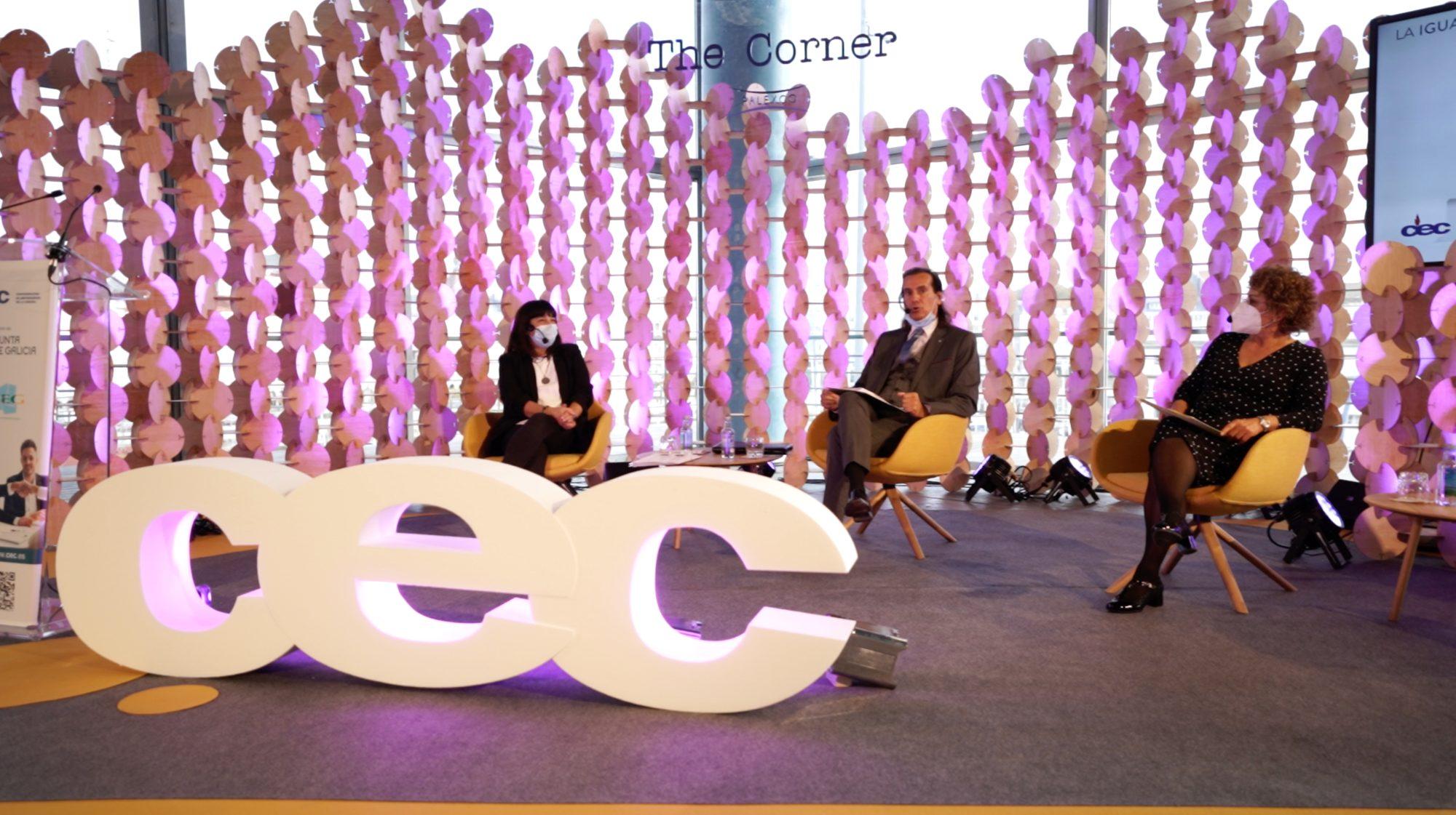 María de Los Ángeles García Pérez, presidenta de AXEGEN; Javier Montalvo, director de la Fundación Matrix; y Lucía Rial, responsable del Gabinete de Igualdad del CEC.