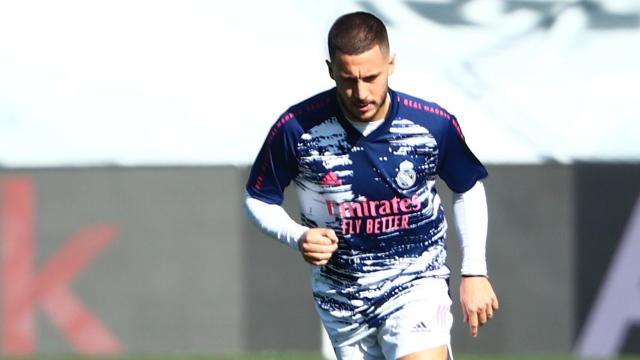 Eden Hazard, calentando antes del Real Madrid - Huesca de La Liga