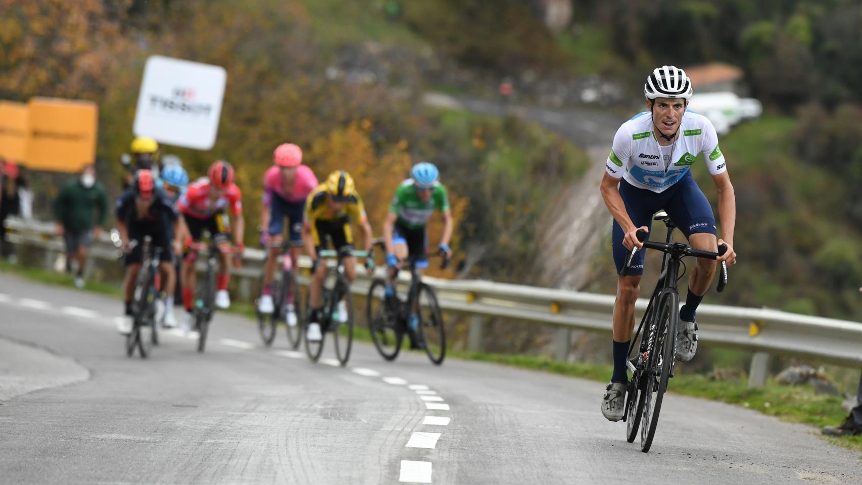 Enric Mas ataca en L'Angliru