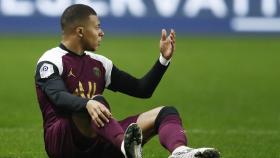 Mbappé se lamenta en el terreno de juego