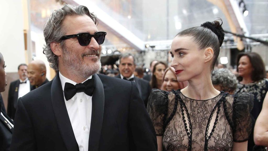 oaquin Phoenix y Rooney Mara son padres primerizos de un bebé llamado River.