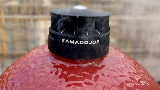 Kamado Joe: Qué es y cómo funciona esta barbacoa que también es horno de carbón