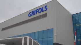 Una de las fábricas de Grifols.