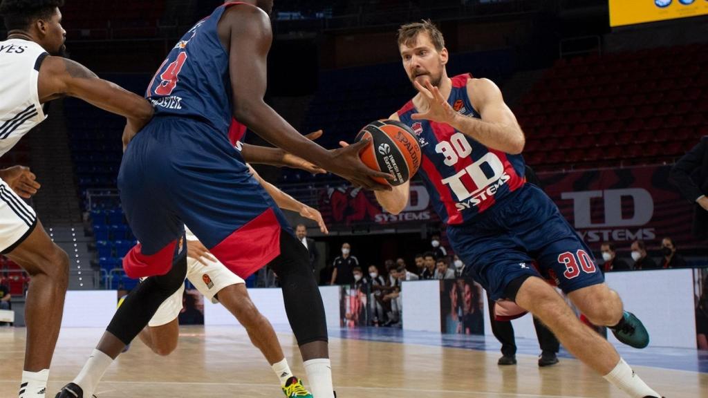 Dragic durante un partido del Baskonia