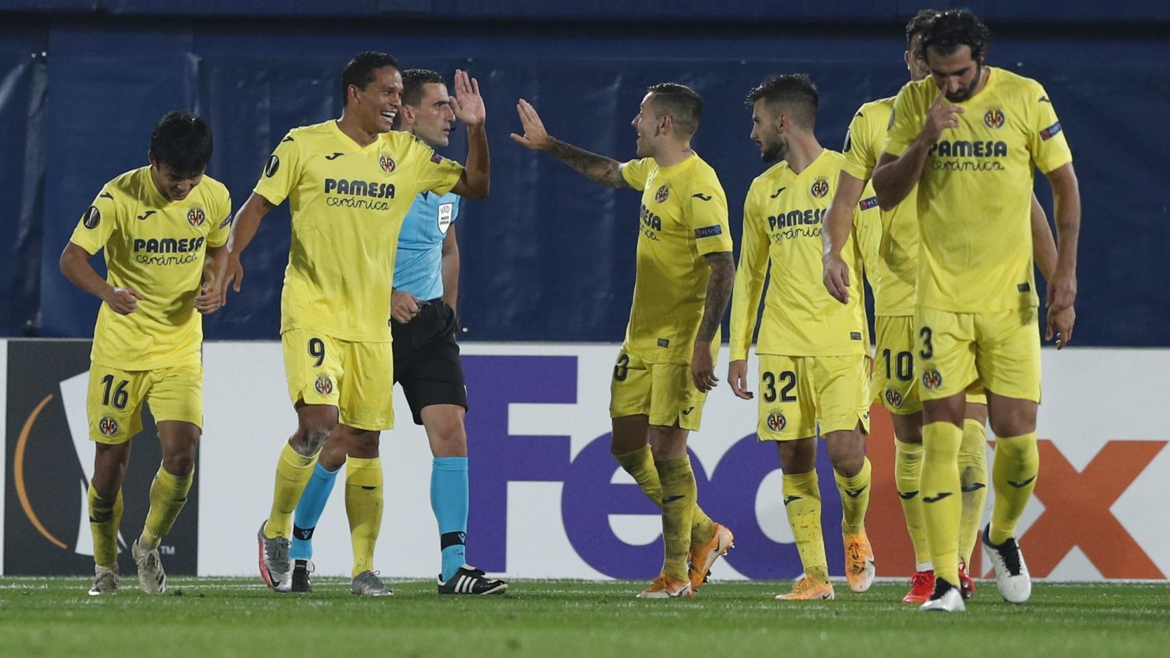 El Villarreal celebra un gol en piña