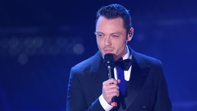 Tiziano Ferro en el escenario del Festival de San Remo.