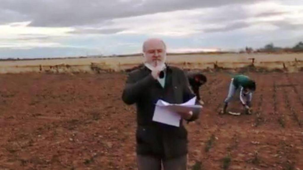 César Lumbreras ha empezado así su programa de este sábado en la Cope, en los campos de la Mancha toledana