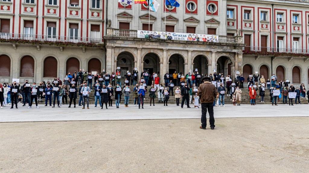 Protesta de autónomos ante el Ayuntamiento de Ferrol
