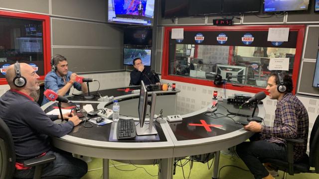 Jorge Calabrés, en el estudio de Radio MARCA junto a Antonio Sanz, Rafa Varela y David Sánchez. Foto: Twitter (@JorgeCalabres)