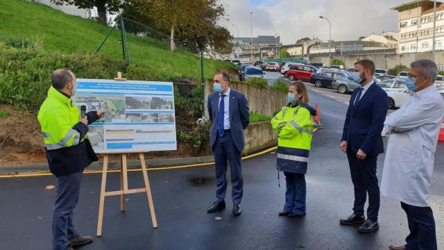 Presentación de las nuevas plazas de aparcamiento en el hospital Teresa Herrera