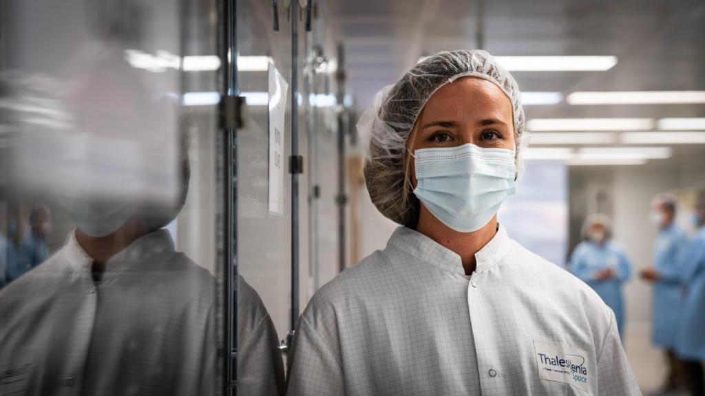 Susana Infante, en las instalaciones de Thales Alenia Space en Tres Cantos.